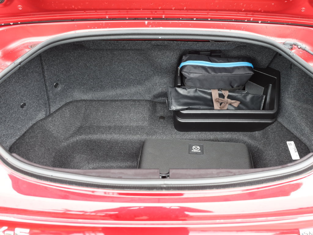 Used 2023 MAZDA MX-5 Miata Grand Touring RWD image 8