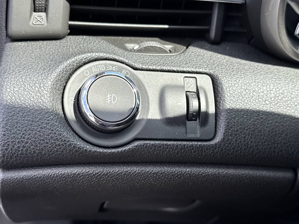 Used 2015 Chevrolet Malibu LT FWD image 9