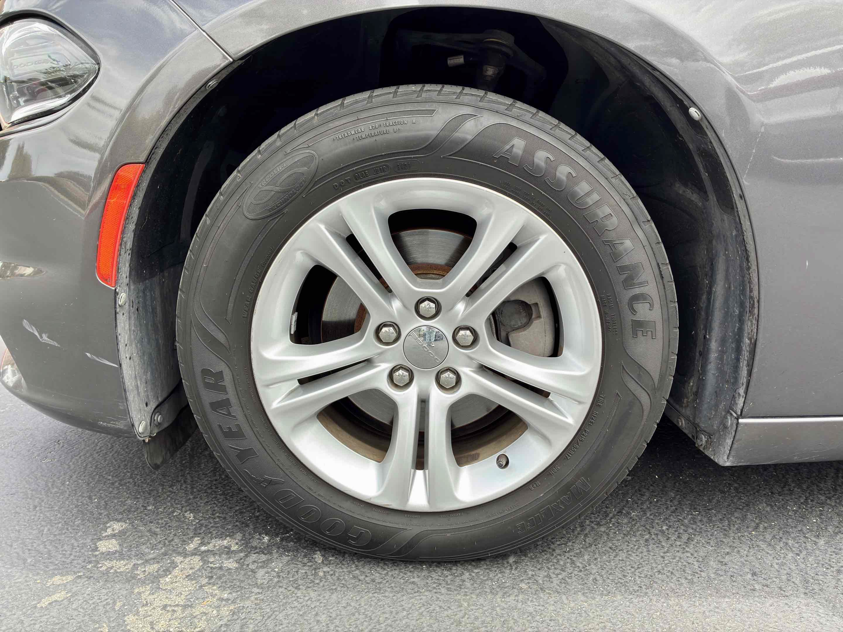 Used 2015 Dodge Charger SE RWD image 11