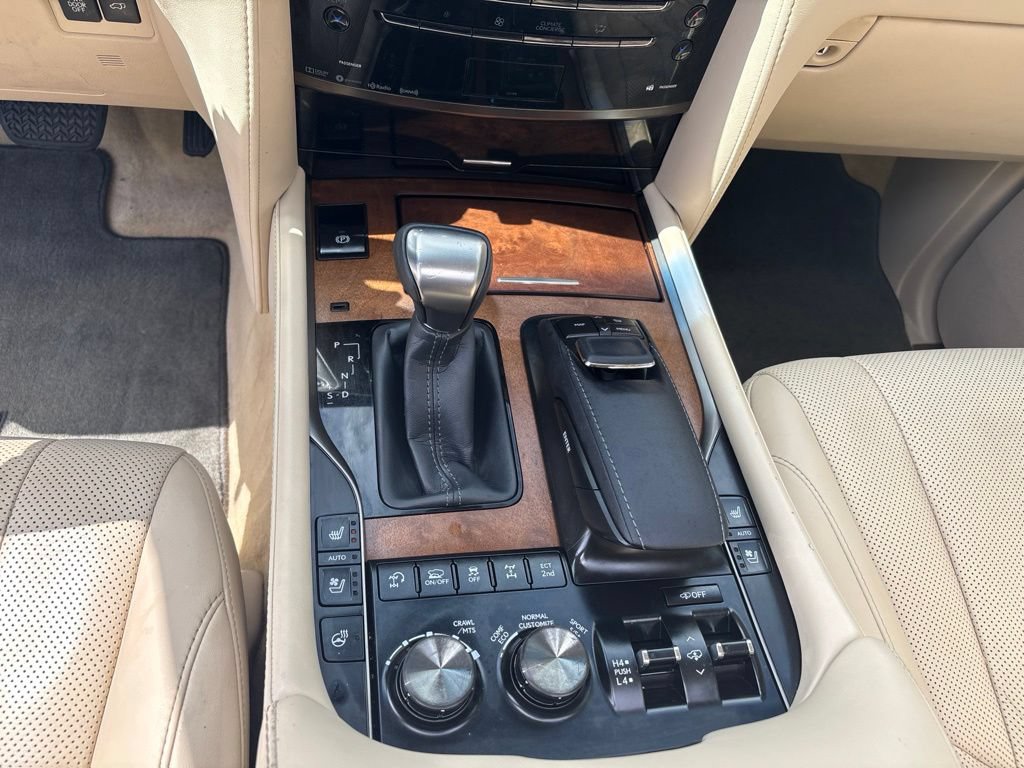 Used 2019 Lexus LX 570 4WD w/ Luxury Package image 13