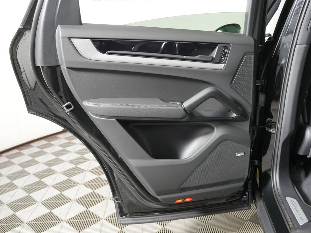 New 2026 Porsche Cayenne Coupe AWD/4WD image 33