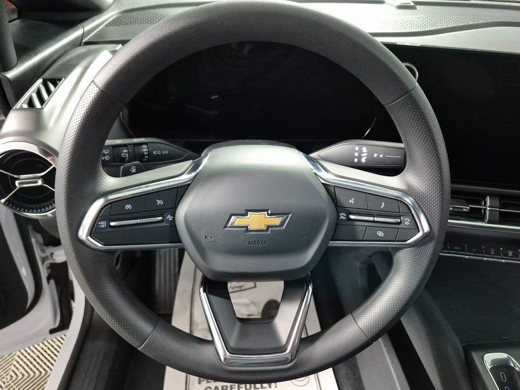 New 2026 Chevrolet Equinox EV LT image 17