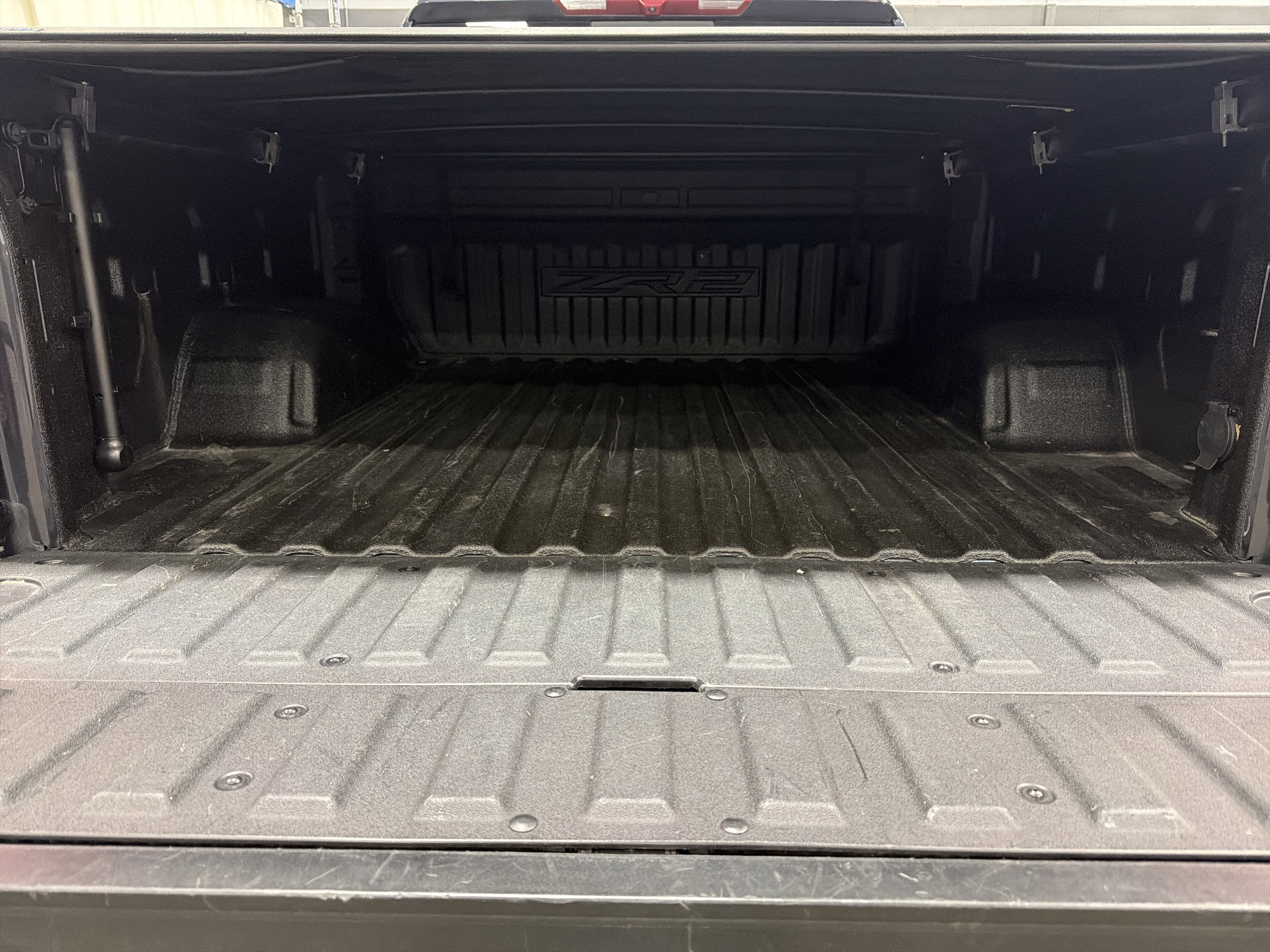 Used 2024 Chevrolet Silverado 1500 ZR2 image 23