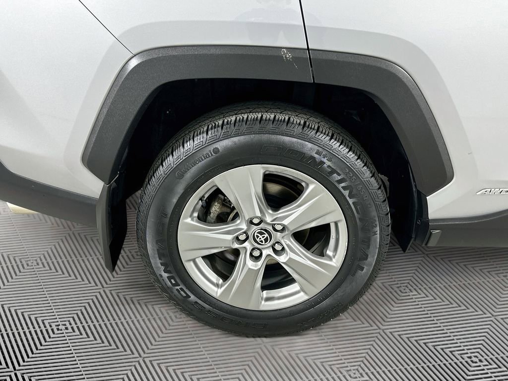 Used 2023 Toyota RAV4 XLE AWD/4WD image 27