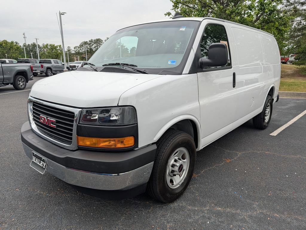 Used 2024 GMC Savana 2500 w/ Driver Convenience Package RWD image 4