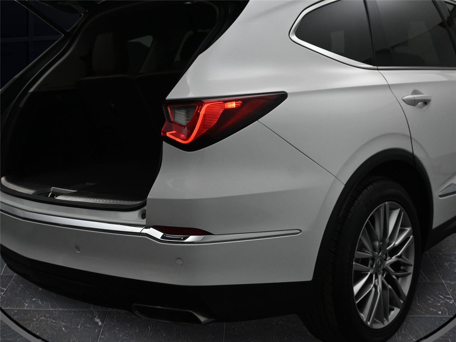 Certified 2023 Acura MDX SH-AWD w/ Advance Package image 13