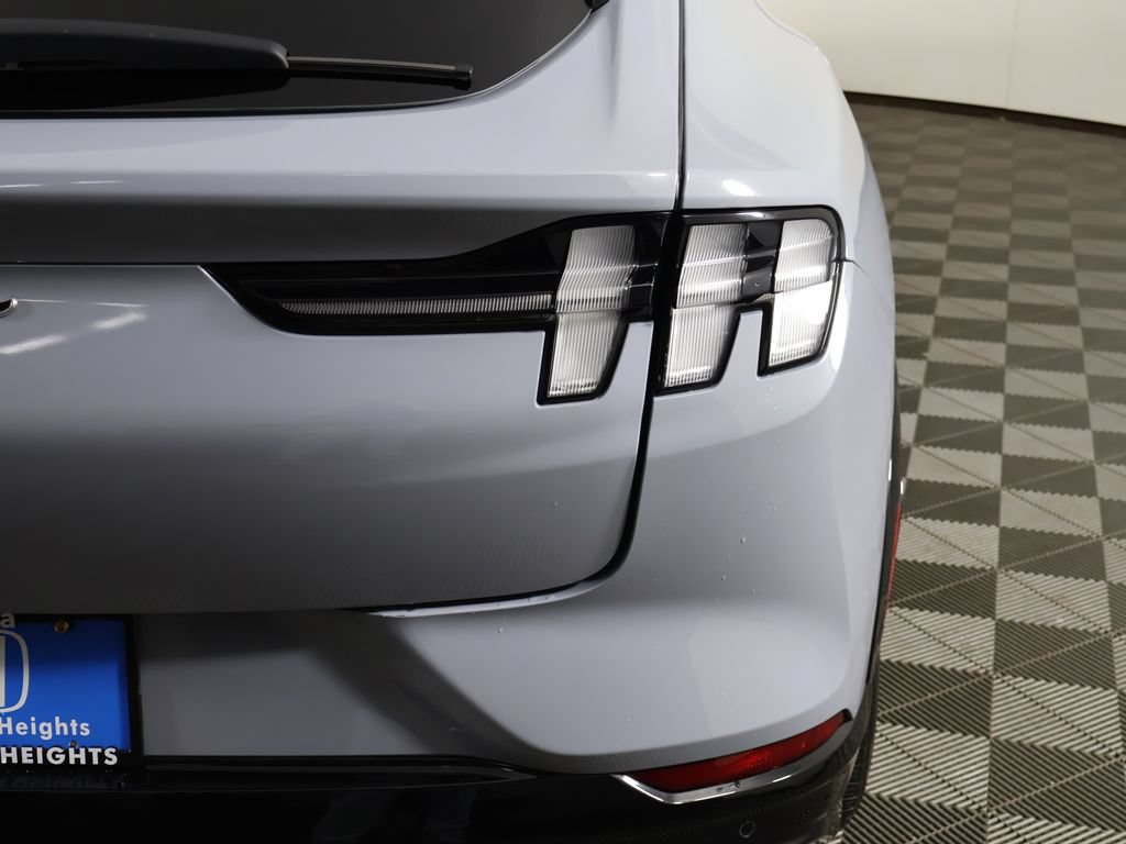 Used 2025 Ford Mustang Mach-E Premium w/ Sport Appearance Package AWD/4WD image 17
