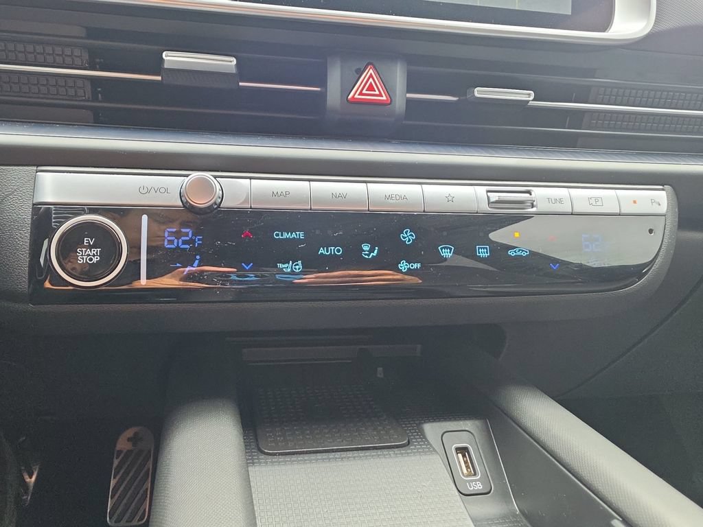 Certified 2024 Hyundai Ioniq 6 Limited RWD image 22