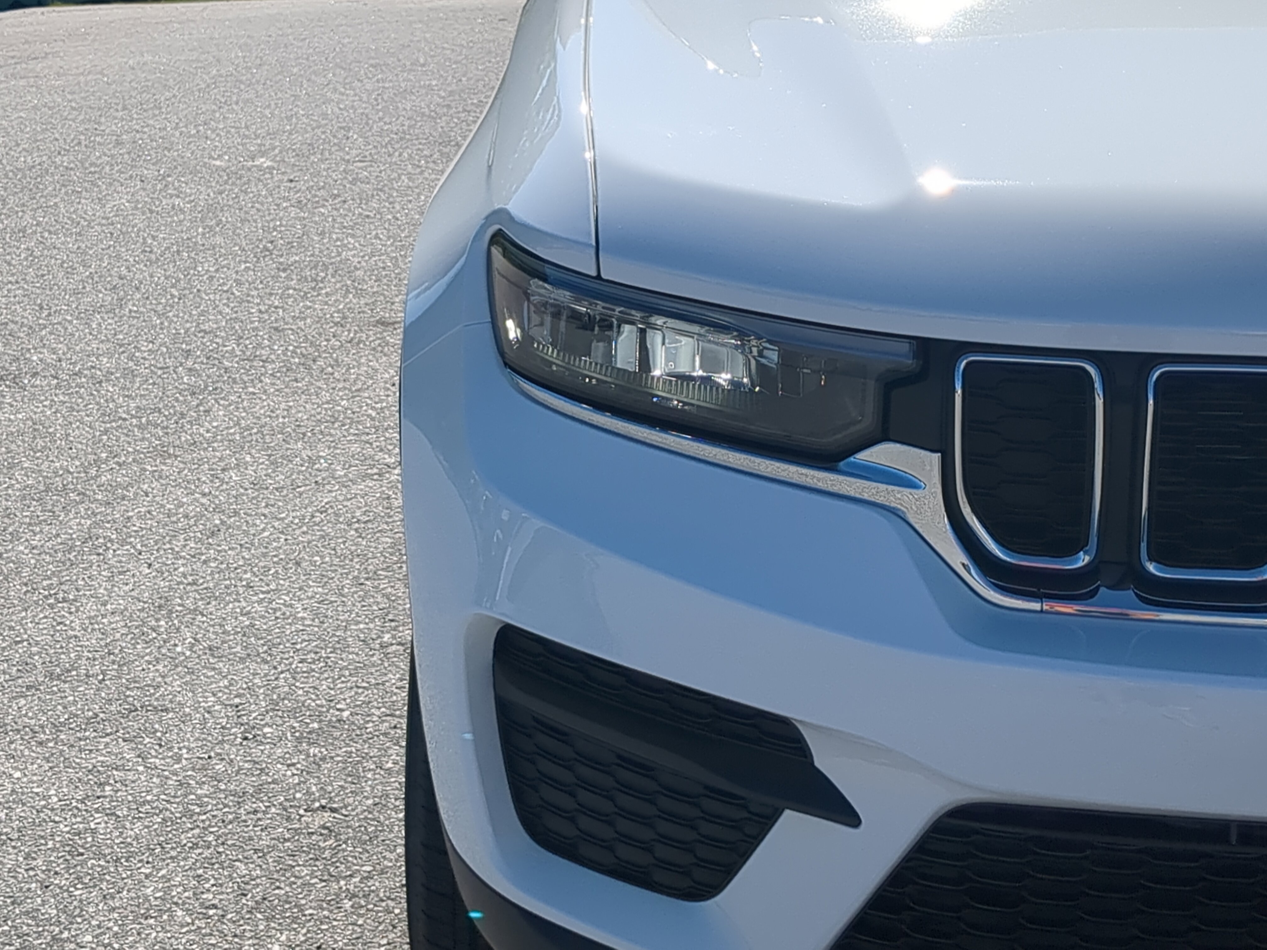 New 2026 Jeep Grand Cherokee Laredo X RWD image 8