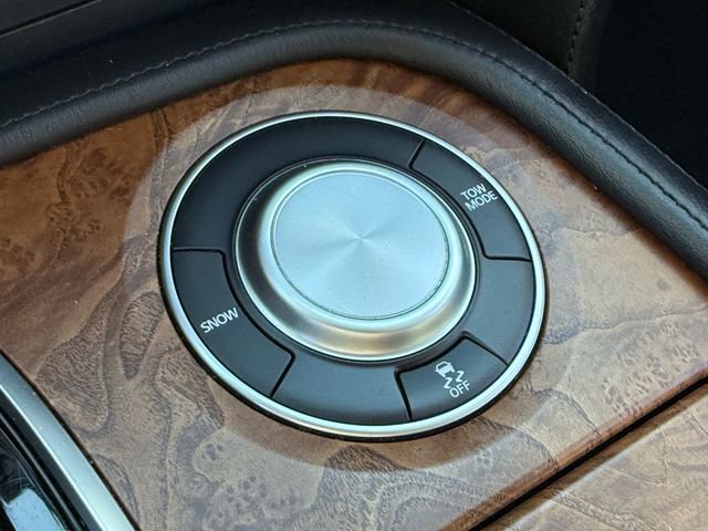 Used 2024 Nissan Armada SL w/ Captain's Chairs Package image 32