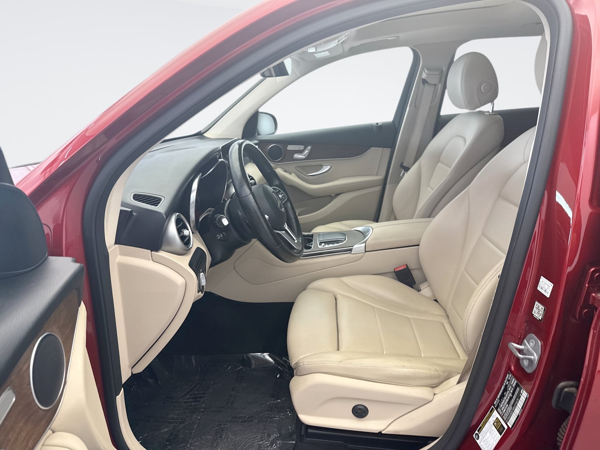 Used 2021 Mercedes-Benz GLC 300 4MATIC w/ Premium Package image 10