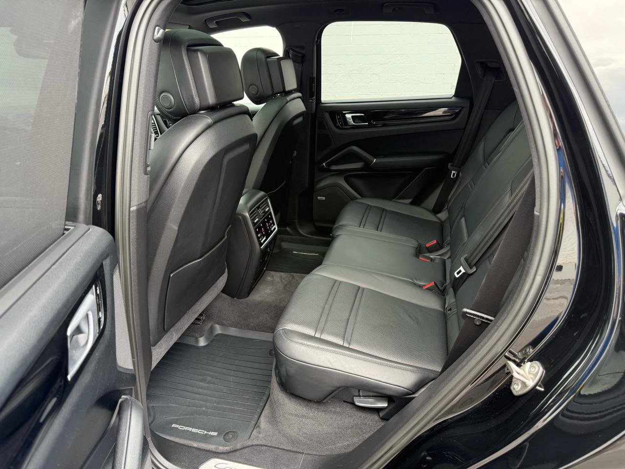 Used 2019 Porsche Cayenne E-Hybrid AWD/4WD image 36