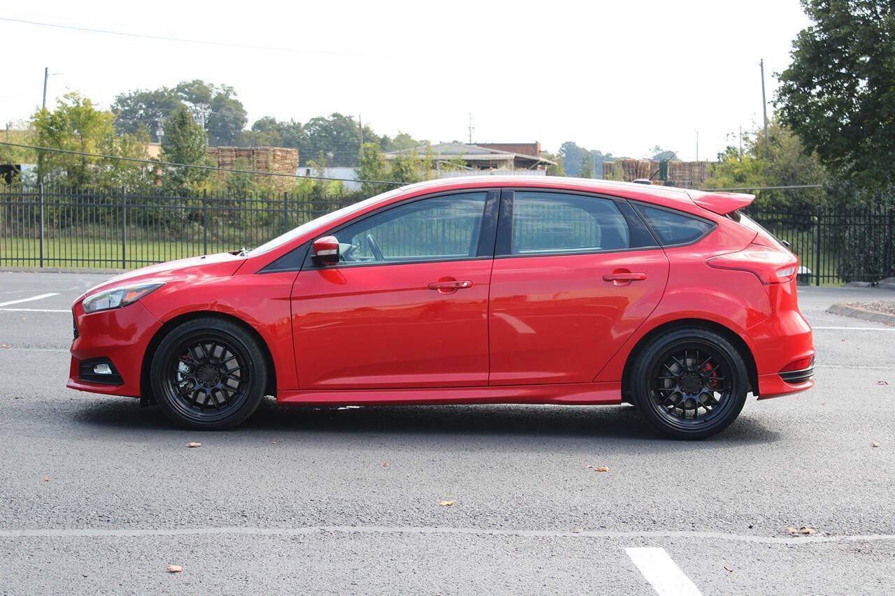 Used 2015 Ford Focus ST FWD image 3