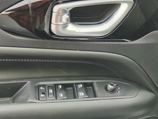 New 2026 Jeep Compass Limited w/ Sun, Sound & Navigation Group AWD/4WD image 9