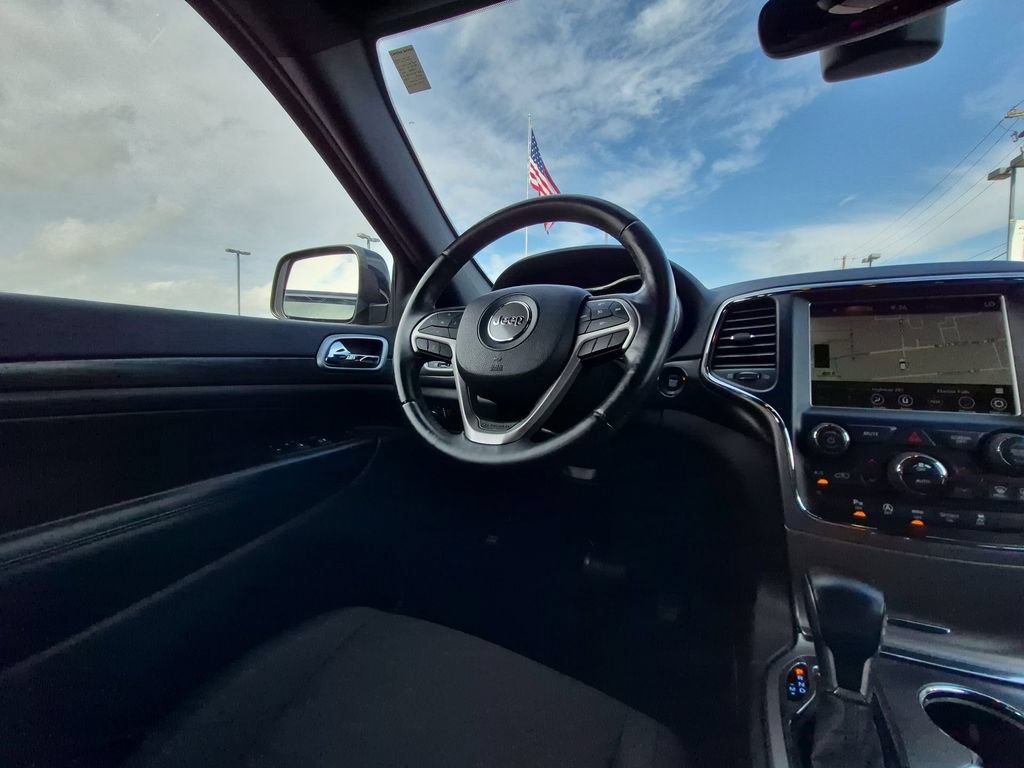 Used 2018 Jeep Grand Cherokee Laredo AWD/4WD image 8