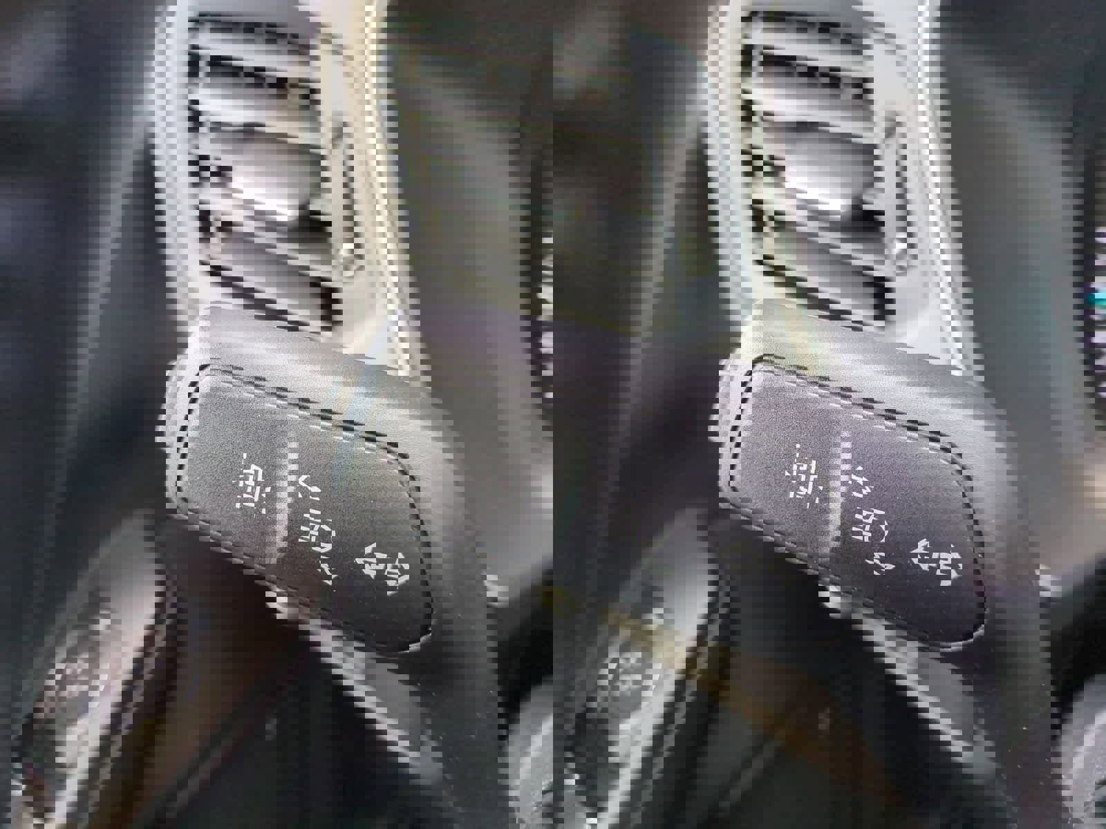 Used 2021 Ford Escape SE w/ SE Sport Appearance Package image 26