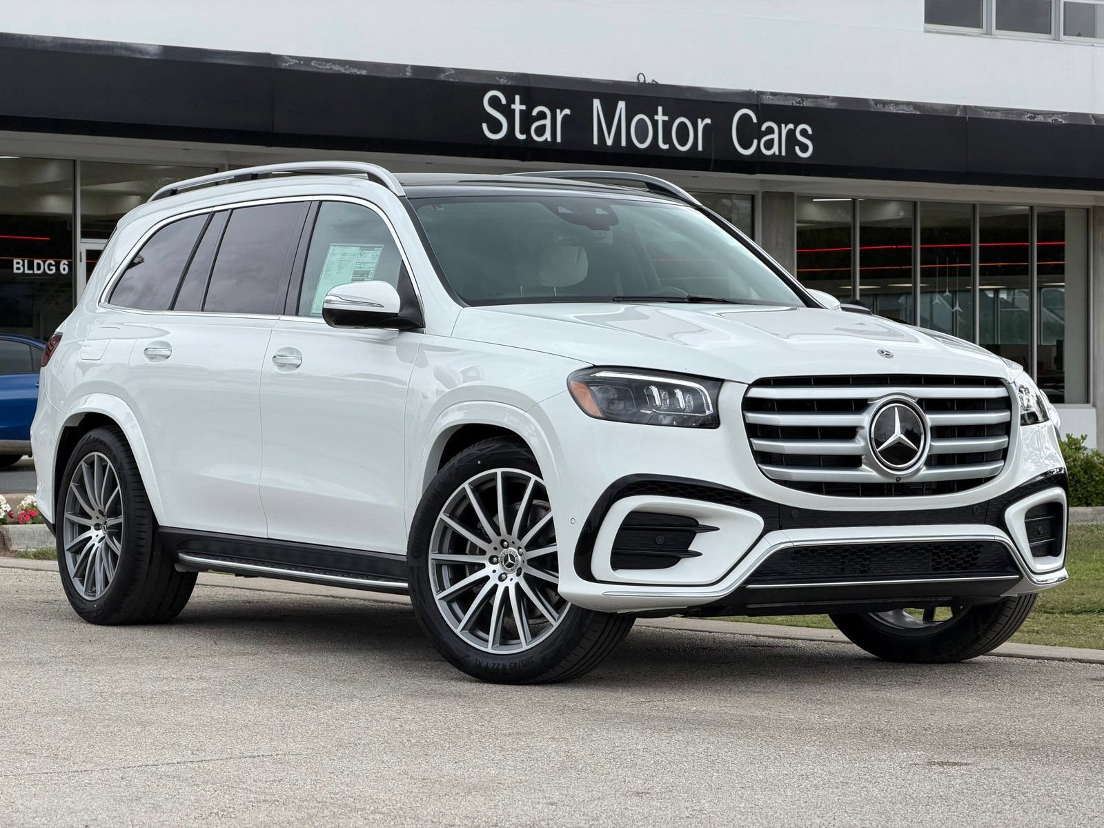 New 2026 Mercedes-Benz GLS 580 4MATIC image 1