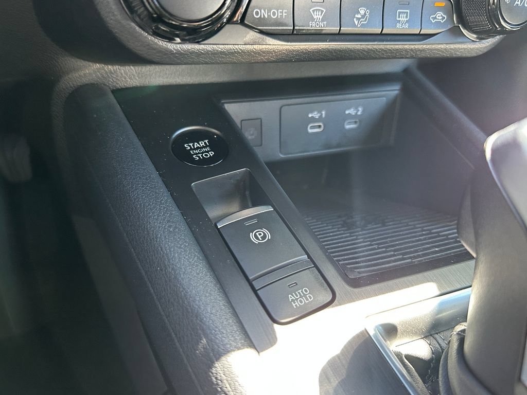 Used 2026 Nissan Kicks SV FWD image 32