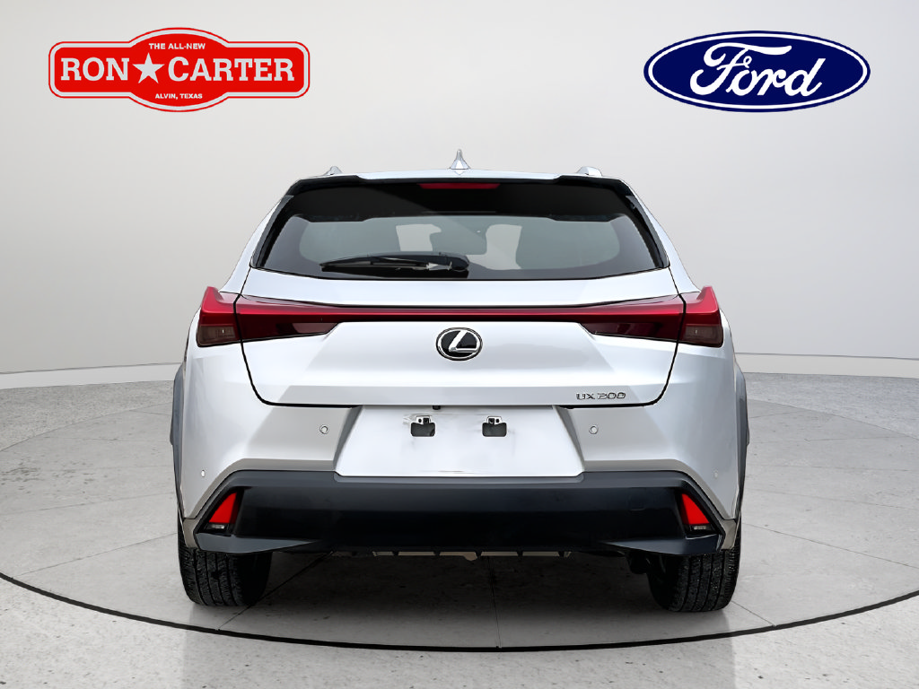 Used 2019 Lexus UX 200 w/ Premium Package FWD image 5