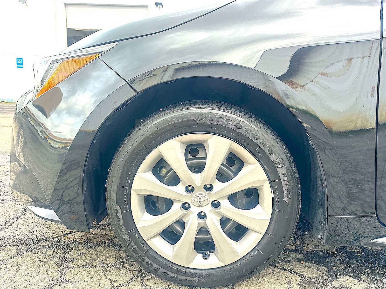 Used 2022 Toyota Corolla LE image 18