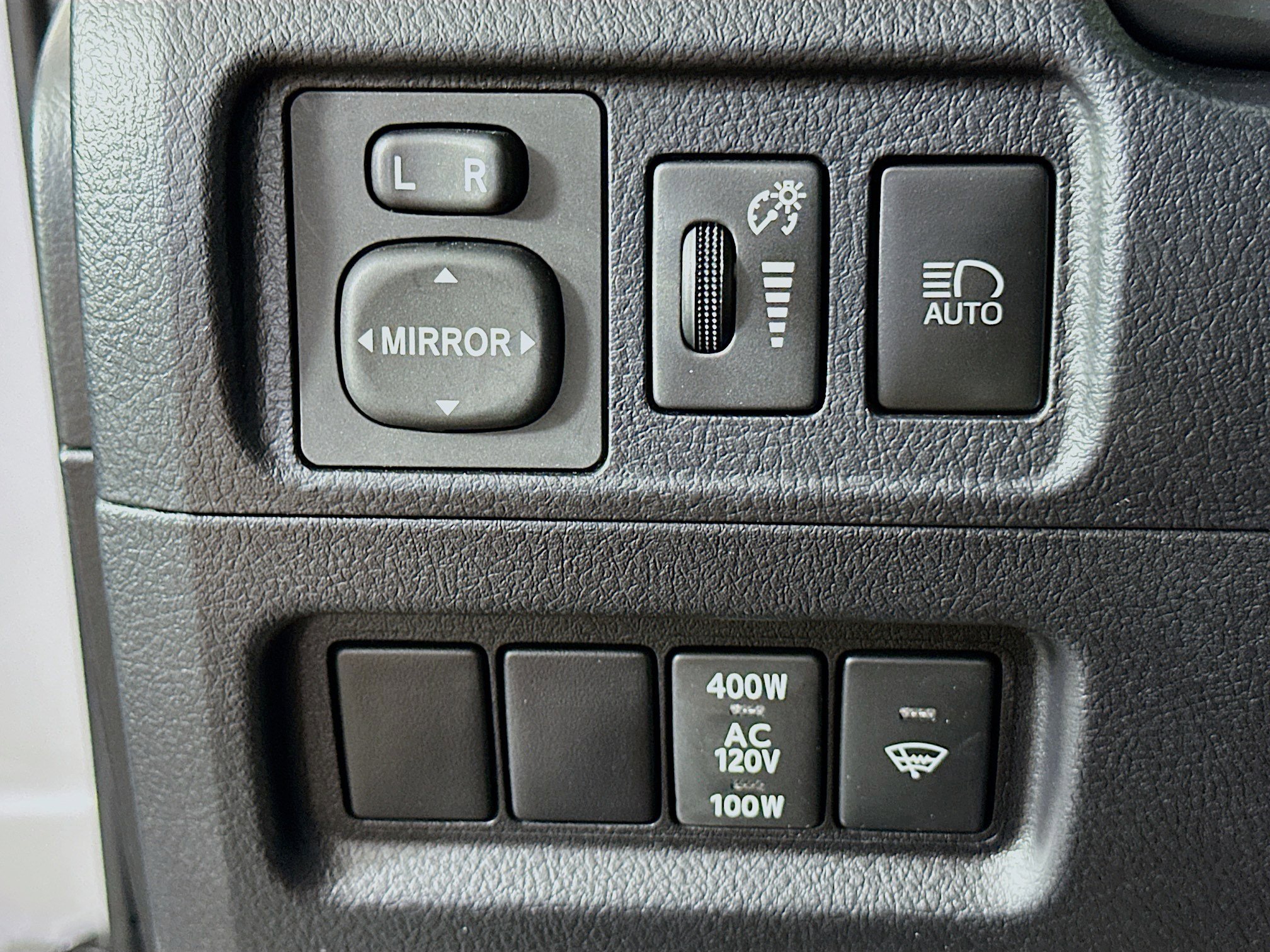 Used 2024 Toyota 4Runner SR5 AWD/4WD image 17