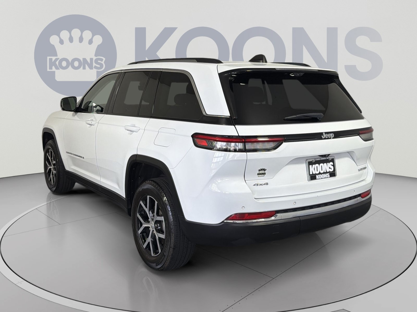 Used 2023 Jeep Grand Cherokee Limited w/ Luxury Tech Group II AWD/4WD image 4