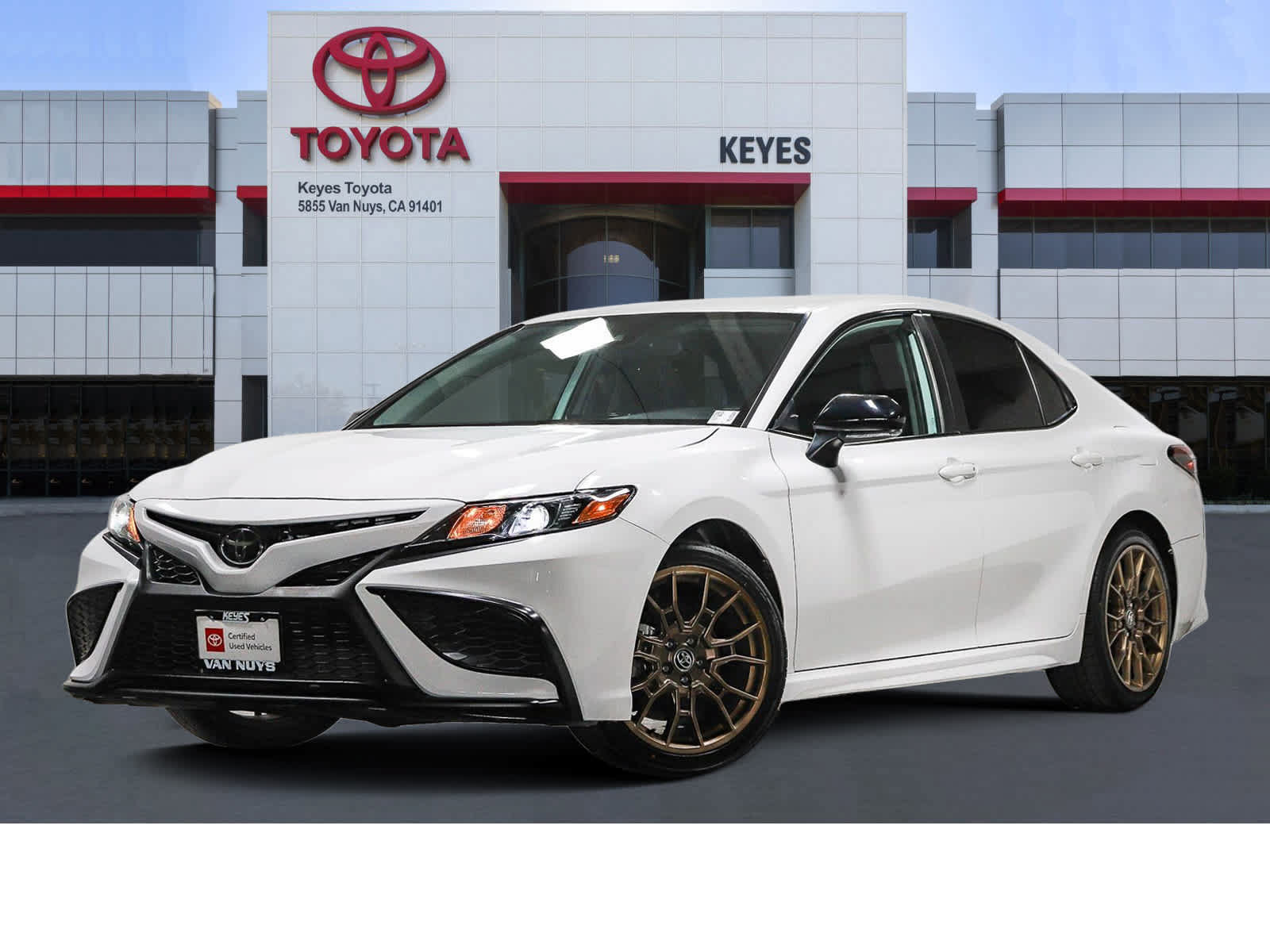 Certified 2023 Toyota Camry SE FWD image 1