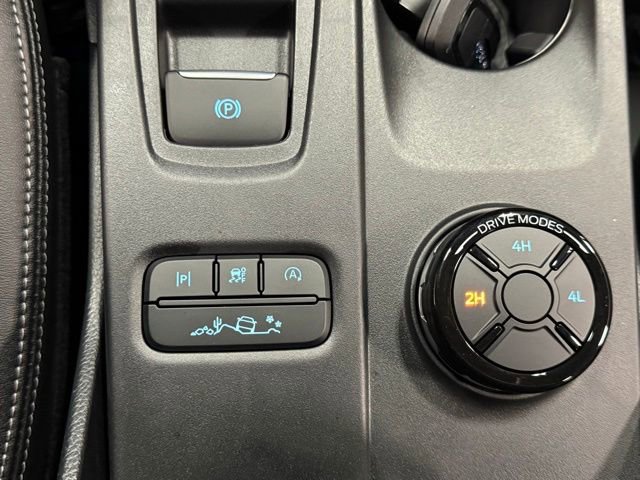 Used 2025 Ford Ranger Lariat w/ FX4 Off-Road Package AWD/4WD image 32