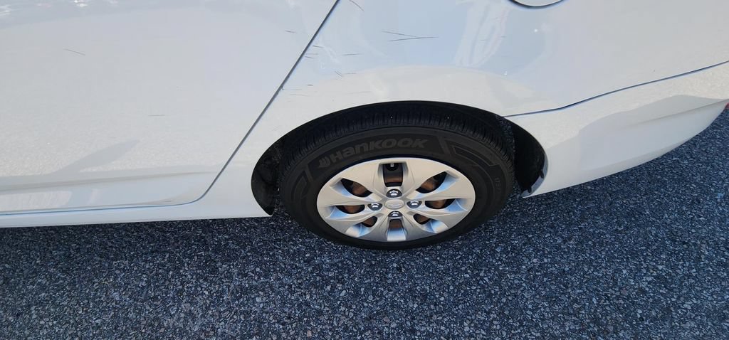 Used 2017 Hyundai Accent SE FWD image 12