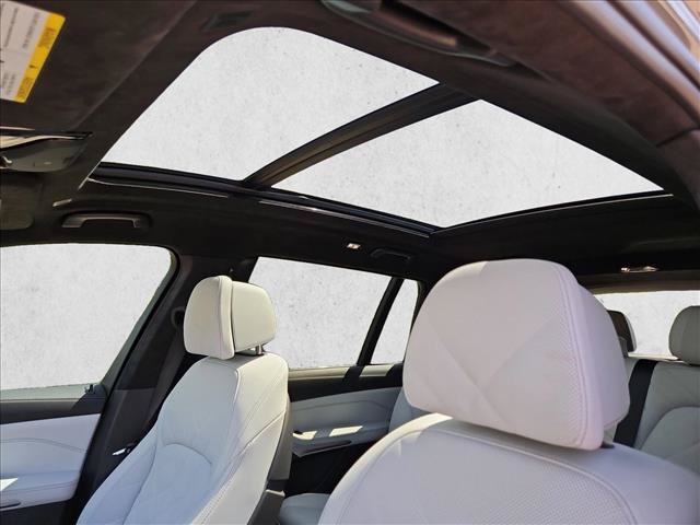 Certified 2023 BMW X7 xDrive40i w/ M Sport Package AWD/4WD image 16