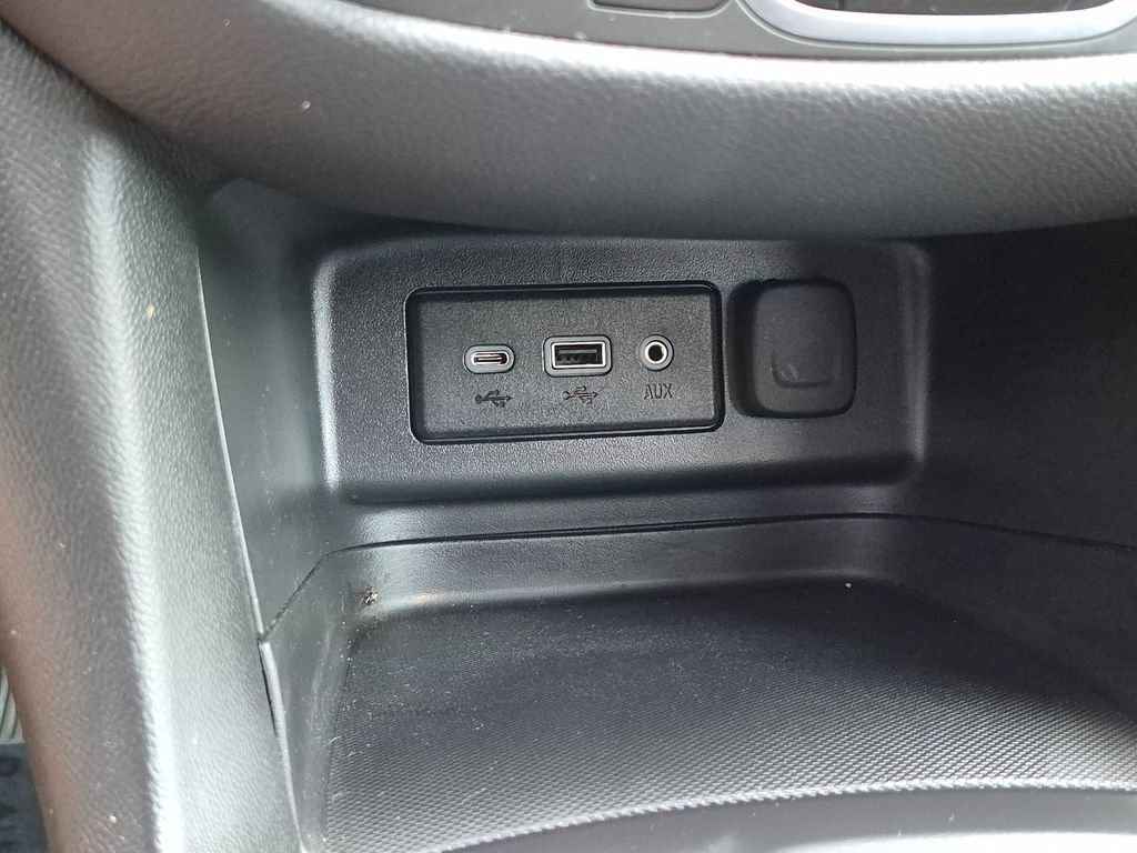 Used 2023 Chevrolet Equinox LT FWD image 24
