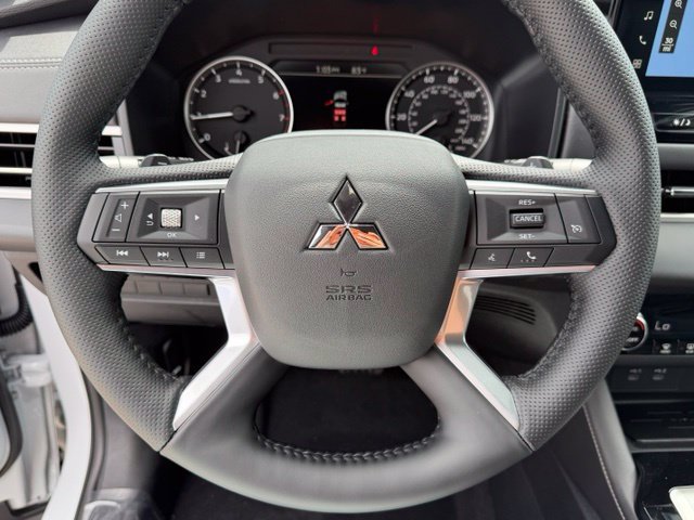 New 2026 Mitsubishi Outlander LE FWD image 31