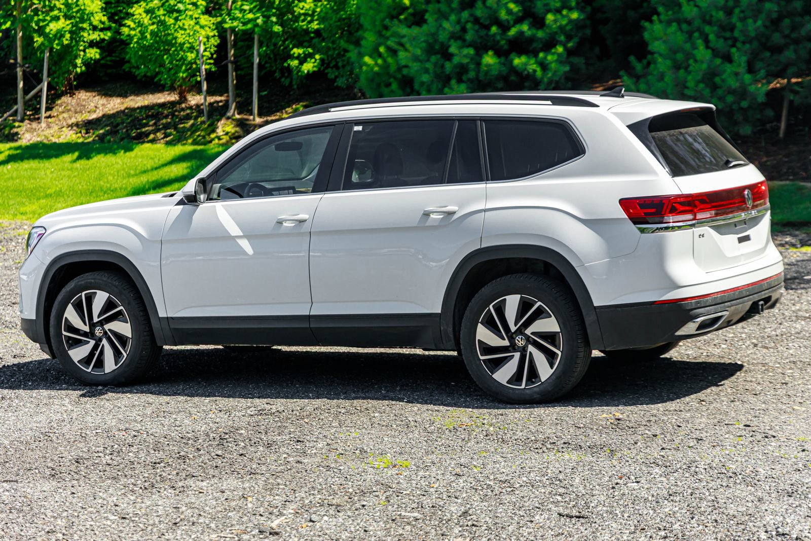 Used 2024 Volkswagen Atlas SE AWD/4WD image 5