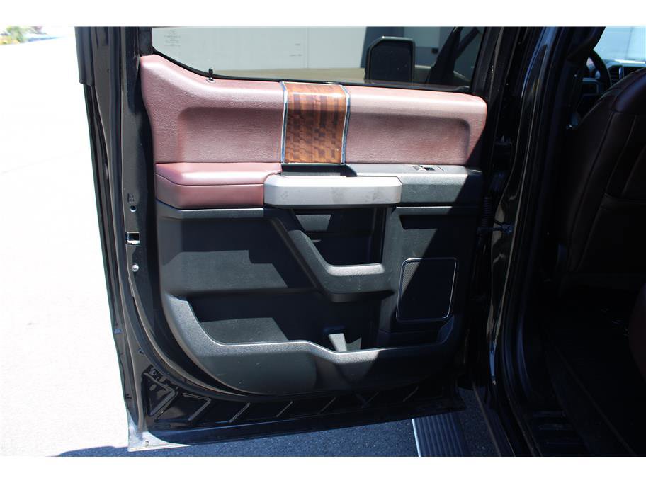 Used 2015 Ford F150 Platinum w/ Technology Package image 11