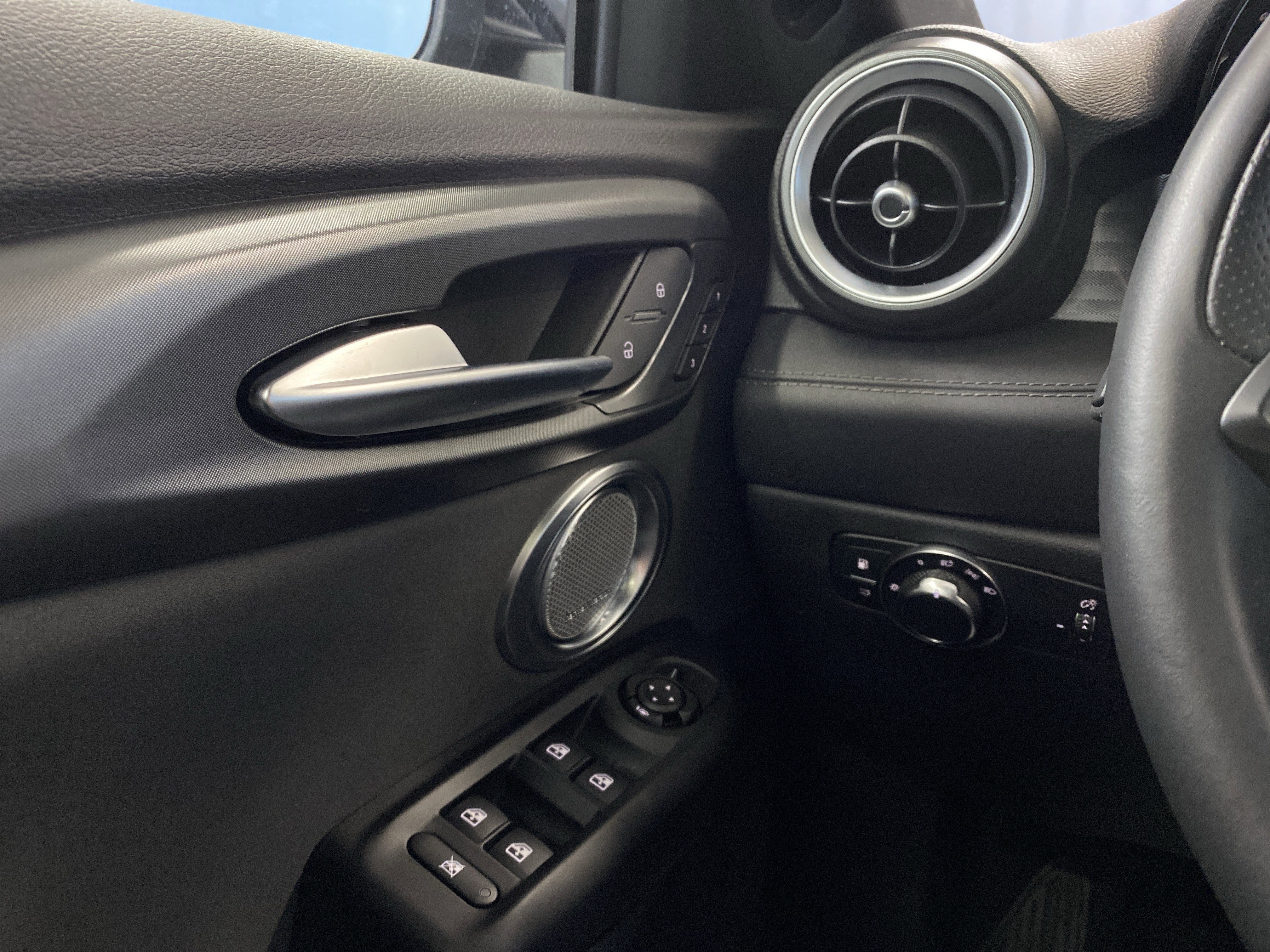 Used 2024 Alfa Romeo Tonale Veloce image 24