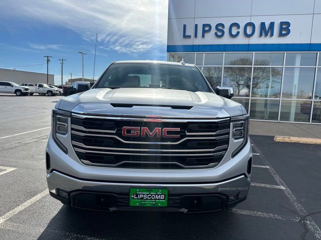 Used 2022 GMC Sierra 1500 SLT w/ SLT Convenience Package AWD/4WD image 2