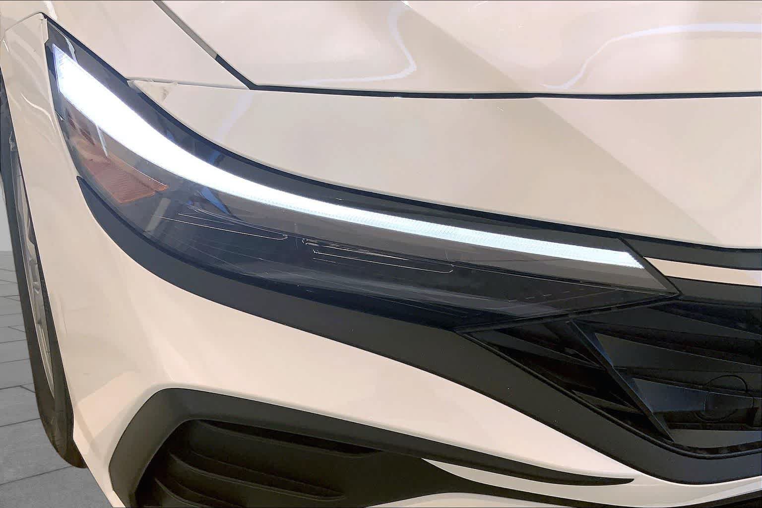 New 2026 Hyundai Elantra SE FWD image 13