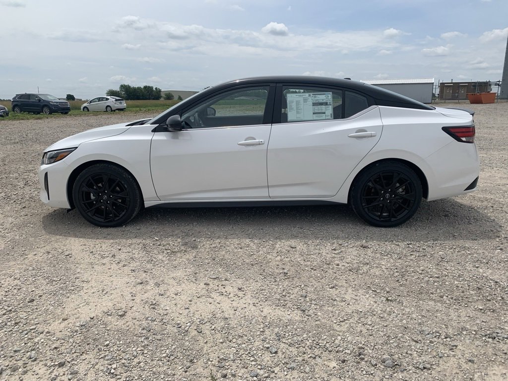 New 2025 Nissan Sentra SR w/ Midnight Edition image 8