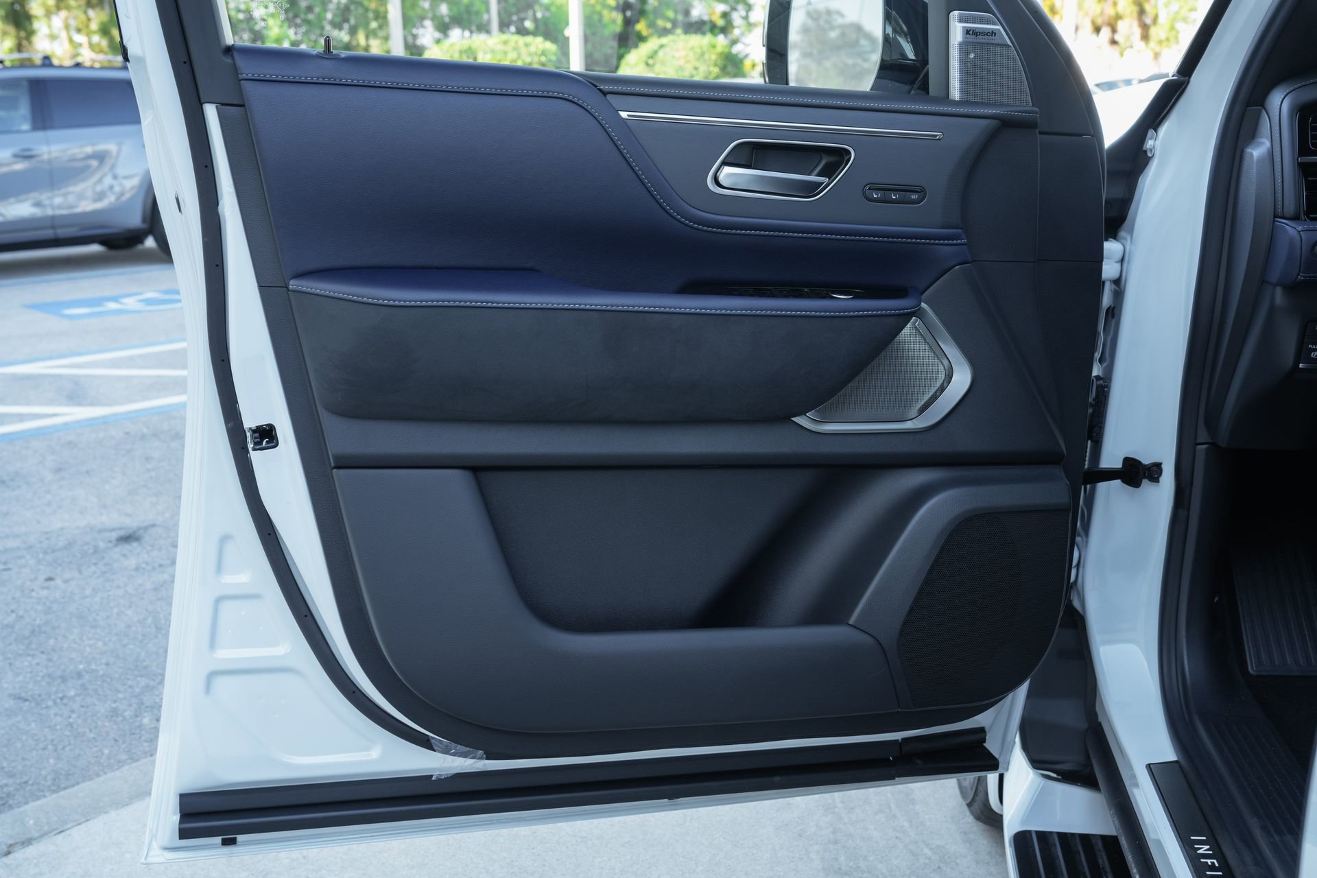 New 2026 INFINITI QX80 4WD w/ Sport Exterior Package image 27