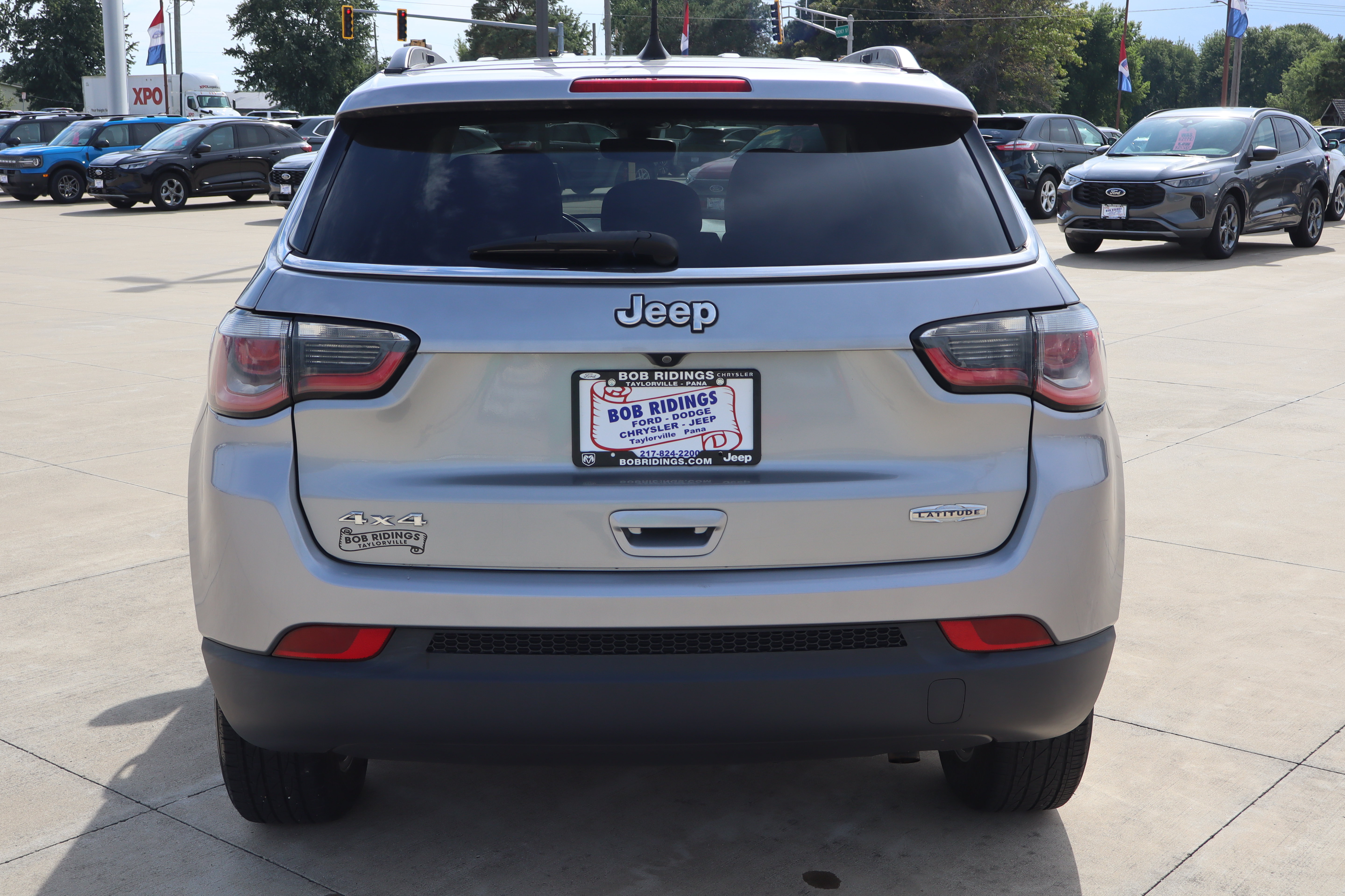 Used 2020 Jeep Compass Latitude w/ Cold Weather Group AWD/4WD image 6