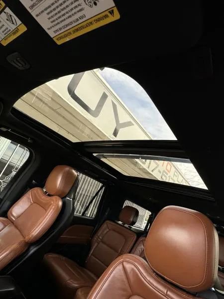 Used 2020 Lincoln Navigator L Reserve w/ Luxury Package RWD image 30