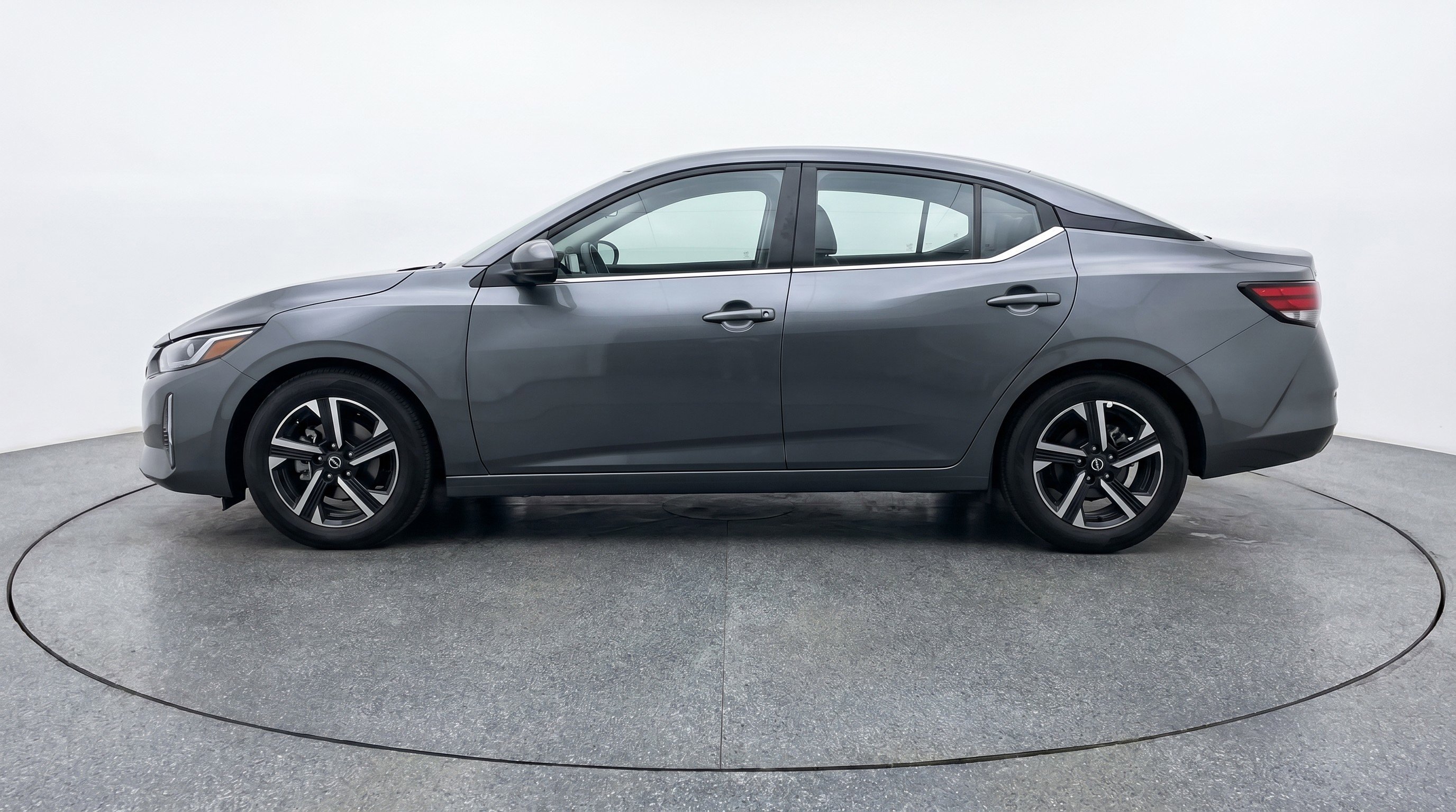 Used 2025 Nissan Sentra SV FWD image 5
