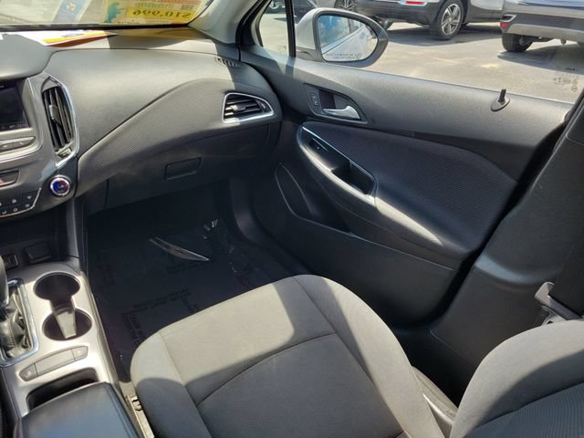 Used 2019 Chevrolet Cruze LT FWD image 14