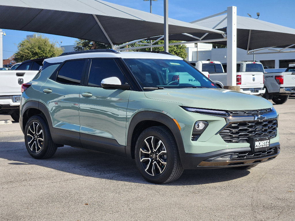 Used 2025 Chevrolet TrailBlazer ACTIV w/ Convenience Package image 3