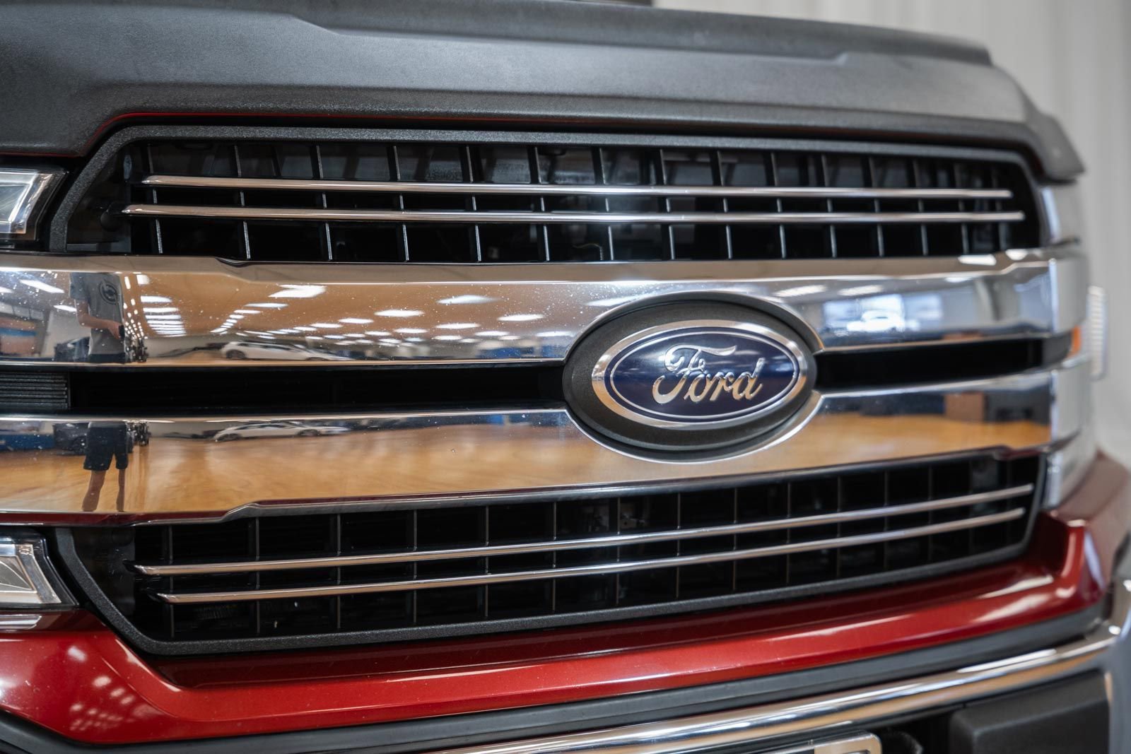 Used 2018 Ford F150 Lariat w/ Heavy-Duty Payload Package image 13