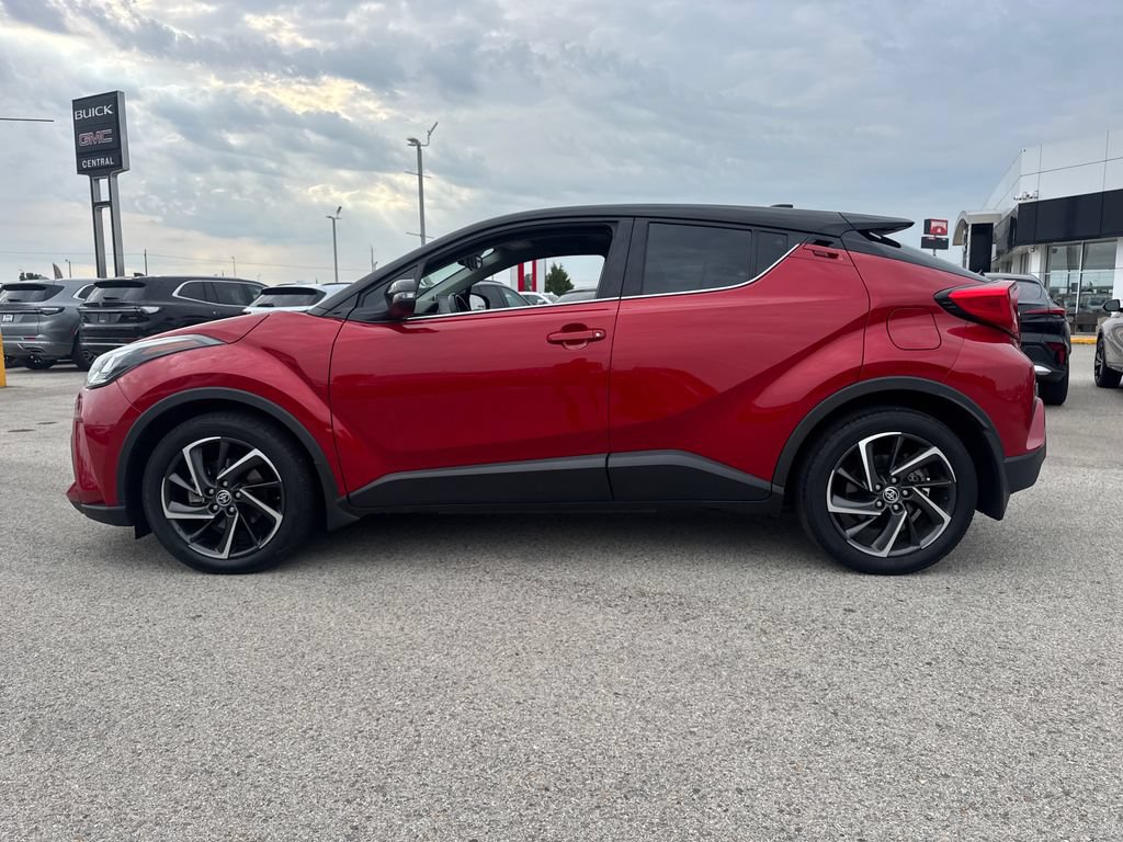 Used 2022 Toyota C-HR Limited FWD image 3