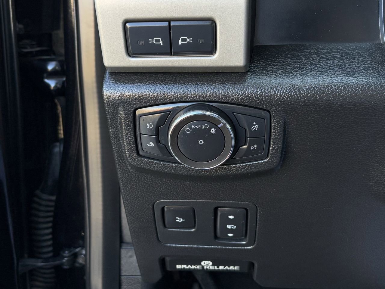 Used 2020 Ford F250 Lariat w/ Tremor Off-Road Package image 26