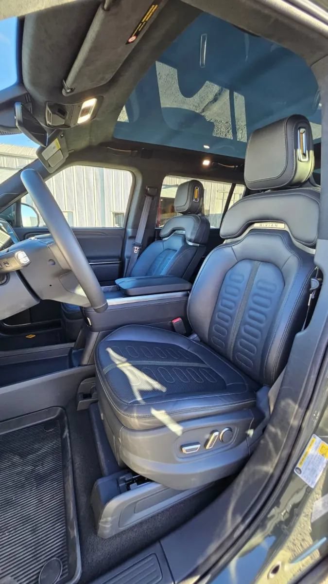 Used 2023 Rivian R1S Launch Edition AWD/4WD image 19