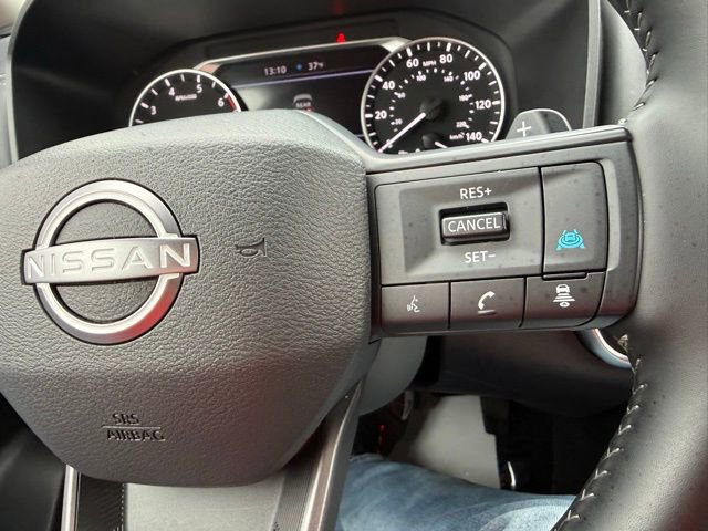 Certified 2025 Nissan Rogue SV image 17