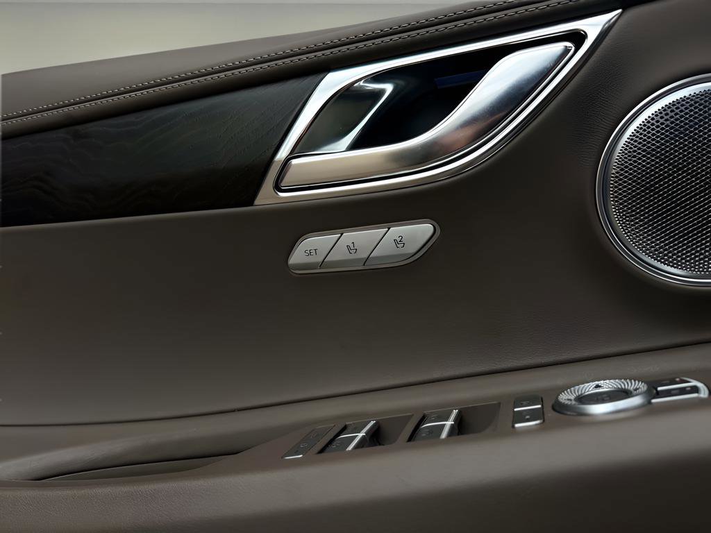 Used 2024 Genesis GV80 3.5T w/ Prestige Package image 20